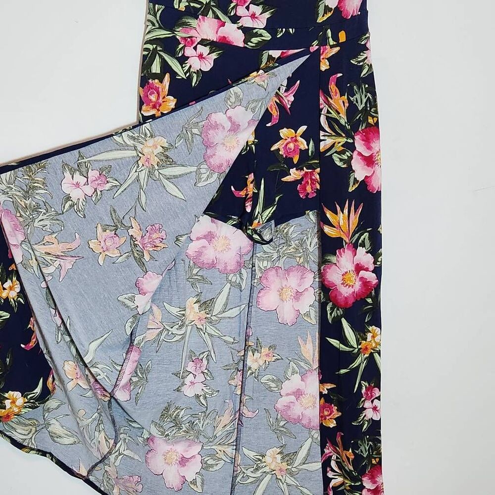Derek Heart Navy Floral Maxi Dress with Shorts Underneath NWOT Size Large - Picture 5 of 9